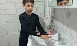 8 saat süren su patlağı vatandaşlara zor anlar yaşattı