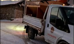 Belediyeden kar ve dona karşı gece boyunca yoğun çalışma