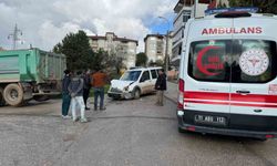 Bilecik’te Kamyon ile Hafif Ticari Araç Çarpıştı: 4 Yaralı