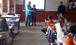 Emet’te öğrencilere anlamlı Kur’an-ı Kerim hediyesi