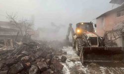 Evsiz kalan ailenin dramı Kütahya’da gündem oldu