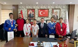 Kick boks sporcularından GSB İl Müdürü’ne ziyaret