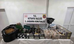 Kütahya Jandarması Affetmedi: Bir Evden Servet Çıktı!