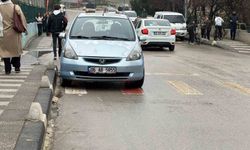 Okul Önünde Pes Dedirten Görüntü: Yaya Geçidine Park Etti