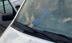 Parmakları aracın havalandırmasına sıkışan çocuğu itfaiye kurtardı