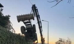 Saniye saniye kaydedildi: Mudanya’da kepçe vinçten düştü
