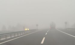 Tavşanlı’da Yoğun Sis Görüş Mesafesini Düşürdü