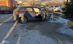 Trafik kazasında bilanço ağır: Servis aracı ile otomobil çarpıştı, 18 yaralı