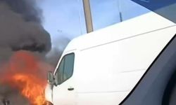 Minibüs alev topuna döndü