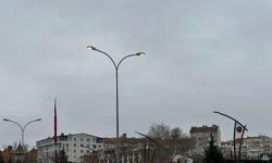 Kütahya'da enerji israfına tepki: Güneş doğuyor, lambalar sönmüyor!