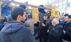 Gediz'de vatandaşlara gelir getirici fidan dağıtımı yapıldı