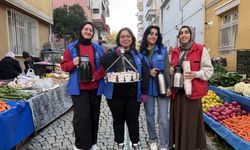 Gençlerden esnafa iç ısıtan ikram