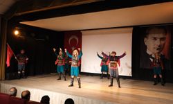 Tavşanlı'da halk oyunları gösterisi eğlenceli anlara sahne oldu