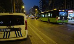 Yaşlı adam halk otobüsünün altında kaldı