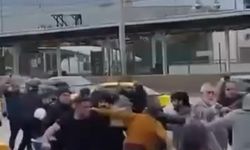 Husumetli gruplar cadde üzerinde birbirine girdi