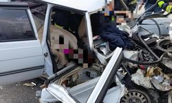 Otomobil, hurdaya döndü: 1 ölü, 1 yaralı