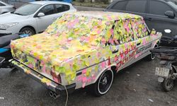 Dilek ağacı değil araç: Kütahya'da bu otomobili gören yılbaşı dileği bırakıyor