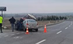 Kütahya'da çarpışan araçlar hurdaya çıktı: 2 yaralı