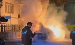 Seyir halindeki araç alev aldı