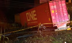 Tüyler ürperten kazada tır, 40 metre uçtu: 1 ölü