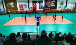Para ödüllü voleybol turnuvası heyecanı başladı