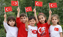 Okullar kırmızı beyaza bürünecek: MEB’den ikinci döneme “bayrak bilinci” hamlesi