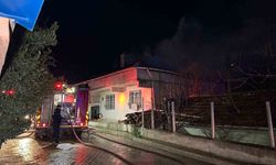 Alevler Çatıdan Yükseldi: Uşak’ta Yangın Paniği