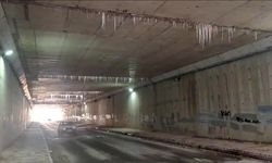 Altgeçitte Buz Tehlikesi! Eskişehir’de Sürücüler Her An Risk Altında