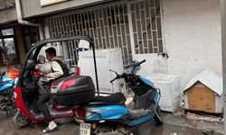 Binadan Kopan Parçalar Motosikletlere Hasar Verdi