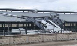 İşyerinde Büyük Hasar: Rüzgar Çatıyı Uçurdu