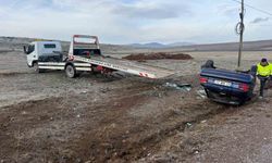 Kontrolden Çıkan Araç Şarampole Devrildi: 2 Kişi Yaralandı