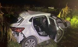 Kontrolden Çıkan Otomobil Tırlara Çarptı: 2 Yaralı