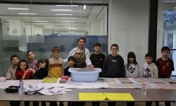 Kütahya’da Çocuklar Atık Kâğıtlardan El Yapımı Kâğıt Üretti