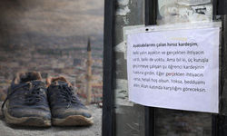 Kütahya'da Ayakkabısı Çalındı, Kapıya Astığı Yazı Yürek Burktu