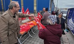 Ak Parti İlçe Başkanlığı'ndan bayrak etkinliği: ''Bayrağımız milletimizin kalbinde''