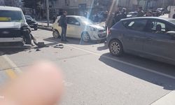 Kütahya’da Trafik Bir Anda Durdu!  Karayolları Önünde Zincirleme Kaza