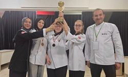 Gedizli kızlardan gururlandıran şampiyonluk