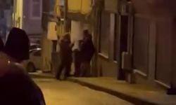 Komşuların çöp bidonu tartışması kameraya yansıdı