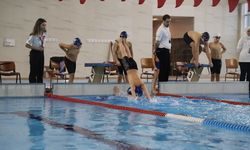 Kütahya’da küçükler yüzme yarışları nefes kesti