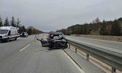 Otomobil tıra arkadan çarptı, 5 kişi yaralandı