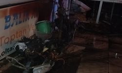 Sabah saatlerinde çıkan yangın iş yerini küle çevirdi