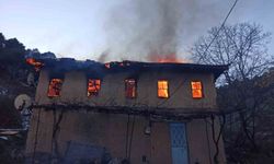 Yaşlı kadın evinde çıkan yangında hayatını kaybetti