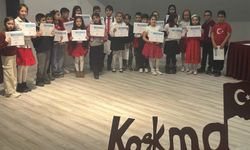 Kütahya’da İstiklâl Marşı Heyecanı: İlkokullular Sahneye Çıktı