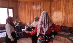 Kütahya'nın ilçesinin gelenekleri televizyonda: Milyonlar, yöresel dansları izledi