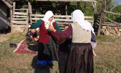 Kütahyalı teyzelerin yöresel dansı sosyal medyayı kasıp kavurdu