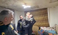 Annesinden kaçırılan çocuğu harabe evde polisler buldu