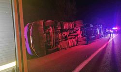 Kontrolden çıkan tır devrildi: Facia ucuz atlatıldı