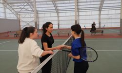 Kütahya’da genç tenisçiler okullar arası müsabakalarda ter döktü