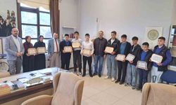 Simav’da genç hafızlar yetişiyor: 10 öğrenci belge aldı