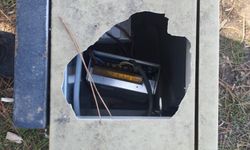 Parkta ölüm riski! Kütahya’da parçalanan elektrik panosu paniğe neden oldu